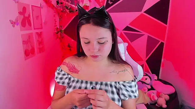Czat XXX na żywo – little_emma0