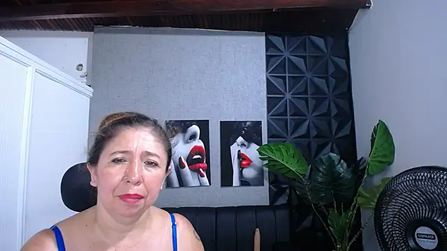 دردشة Valentinaa_mature الجنسية المباشرة