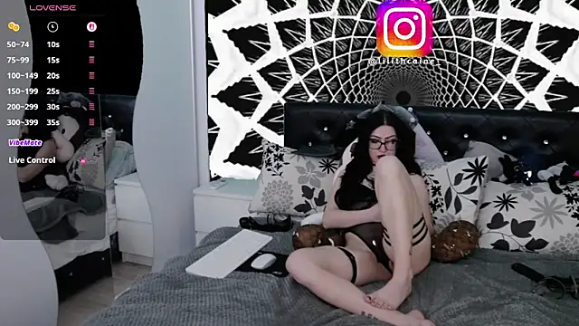 Lilithcaine webkamerás műsora