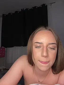 Show modela adellasweet na web-kameri