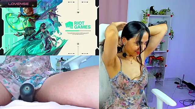 VenusIslove: διαδικτυακό σόου στην κάμερα