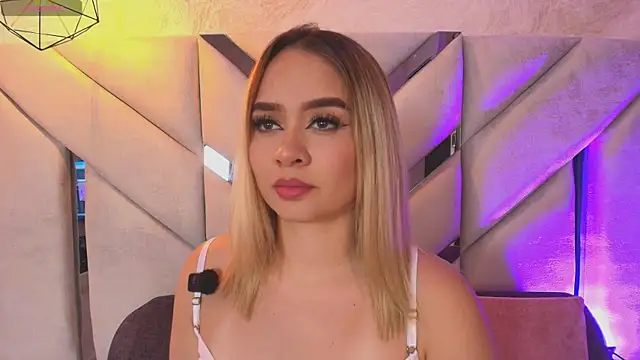 Sofia_pamela_ Adlı Modelin Canlı XXX Sohbeti
