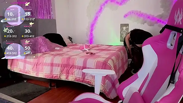 larah_uwu élő XXX-chatje