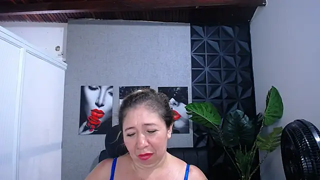 Valentinaa_mature's Live XXX Chat