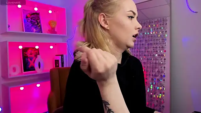 StephanieSweety Live XXX-Chat
