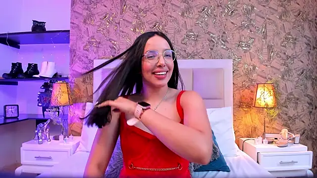 ValkyriaSteel's Live XXX Chat