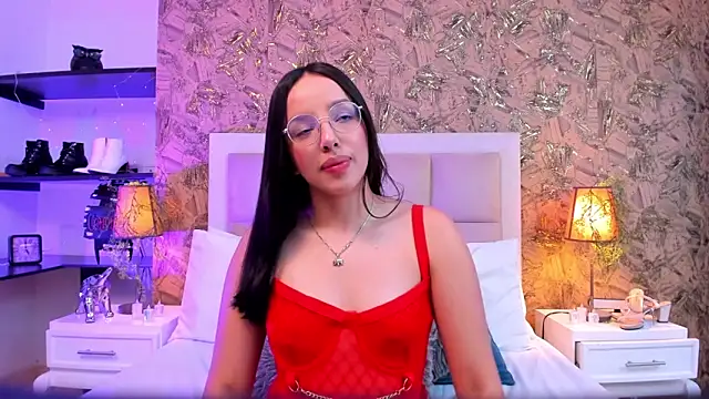 ValkyriaSteel's Live XXX Chat