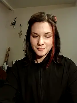 LunarVoltage élő XXX-chatje