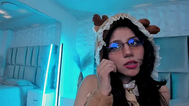 HollyPeach Adlı Modelin Canlı XXX Sohbeti
