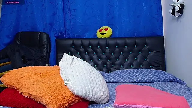 Chat +18 de Melikasweetz ao vivo