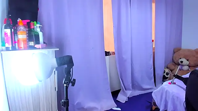 Luna_Analya élő XXX-chatje