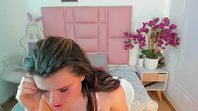 Lina_Castle Chat XXX live