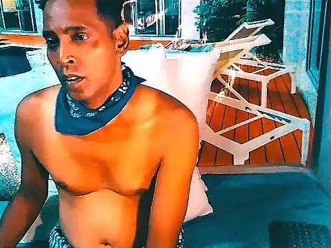 IndianHunk01 Show Webcam