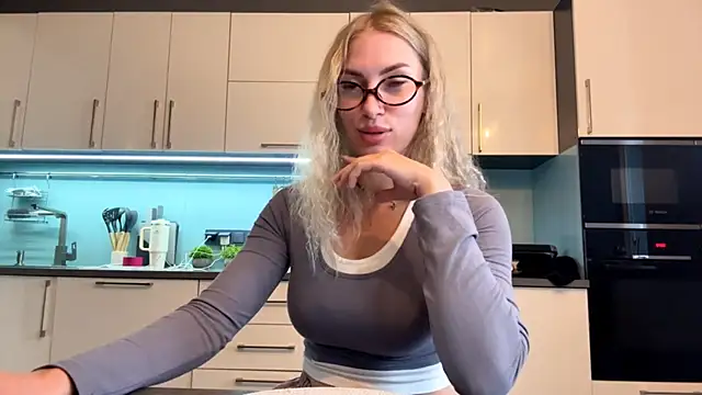 SoftnessMila Chat XXX in diretta