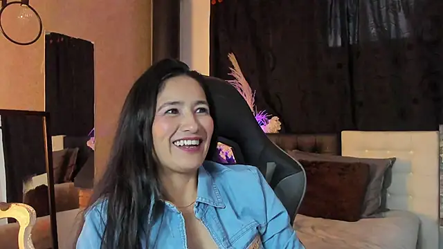 Vicky_Angeel Adlı Modelin Canlı XXX Sohbeti