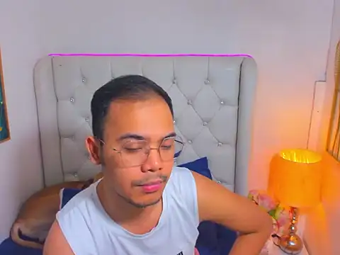 AsianZero Adlı Modelin Canlı XXX Sohbeti