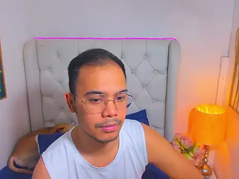AsianZero Adlı Modelin Canlı XXX Sohbeti