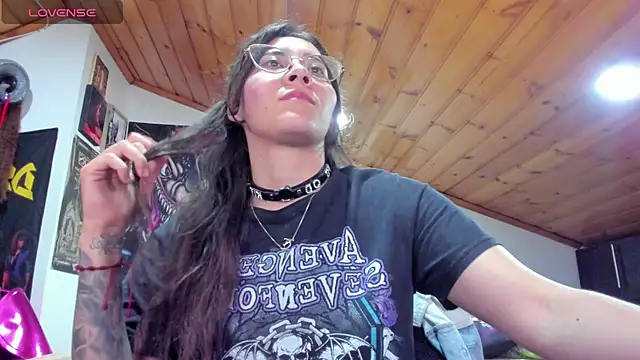 Darkness_jones_ Adlı Modelin Canlı XXX Sohbeti