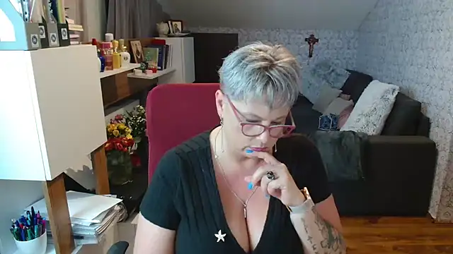 Živý XXX chat bigtits4you