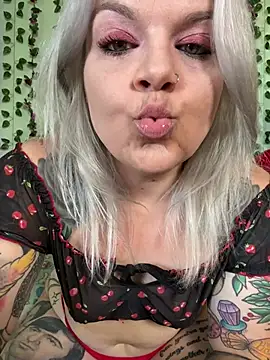 CherryBombBomb – Naživo XXX chat