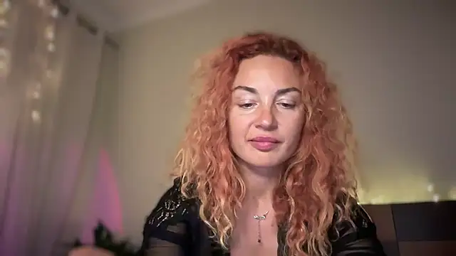 Reddgiirl's Live XXX Chat