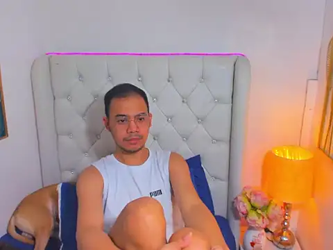 Chat XXX ao vivo de AsianZero