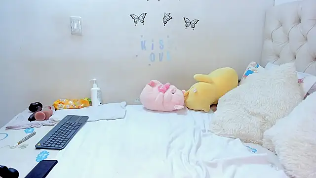 NayaWayne Show in webcam