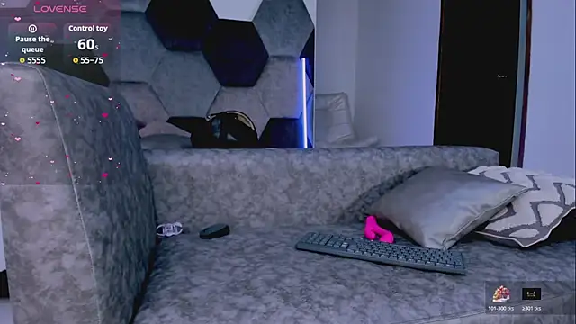 Chatroom XXX en direct de MikaelaStone