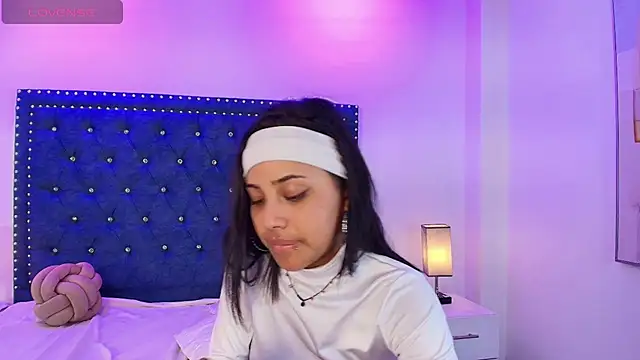 Serena_and_zoe Adlı Modelin Canlı XXX Sohbeti
