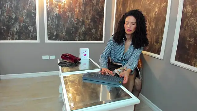 دردشة JuliethMilf الجنسية المباشرة