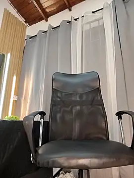 Oliver_bigblack_cock 即時 XXX 聊天