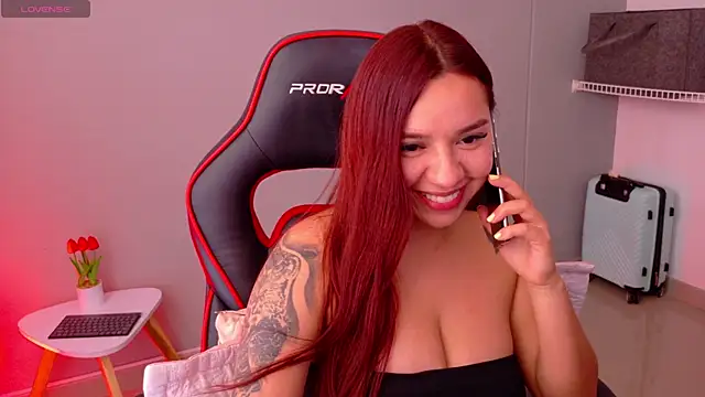 Show de samantha_tattu na webcam