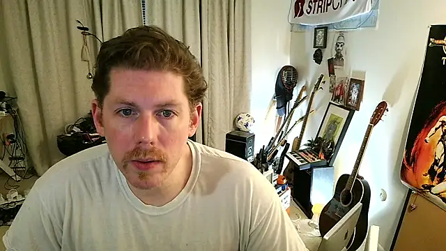 Chat +18 de 9VOLTT ao vivo