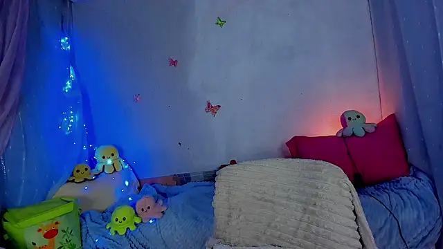 YourLizzyDoll's Live XXX Chat