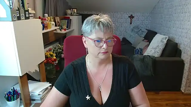 bigtits4you Adlı Modelin Canlı XXX Sohbeti