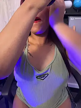 Cherry_Charlottee: απευθείας συνομιλία ΧΧΧ