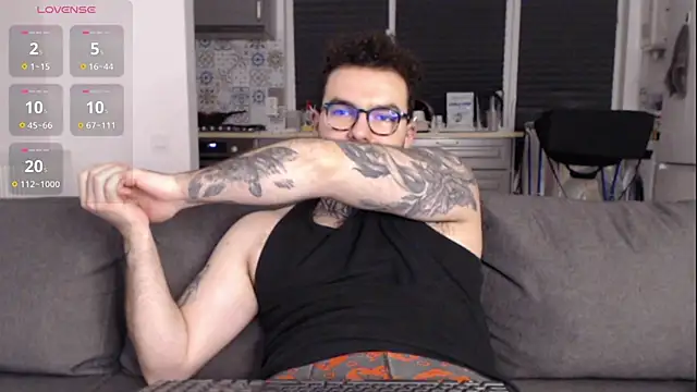 hyper_syren Webcam show