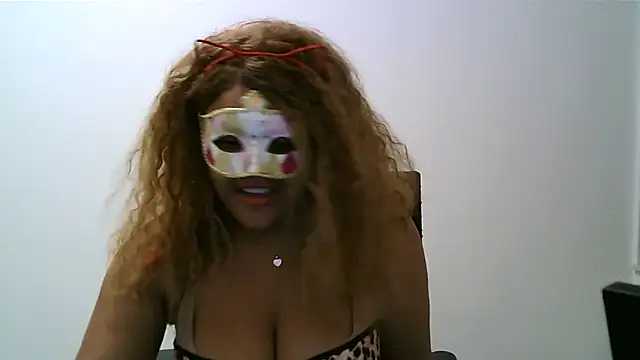 Show modela Naughtykylie01 na web-kameri