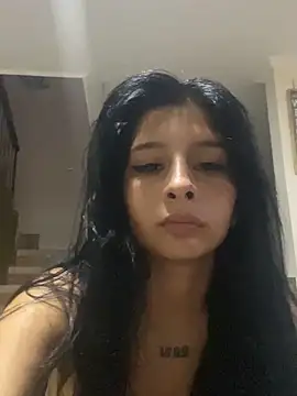Chat +18 de Emily_Cranfort ao vivo