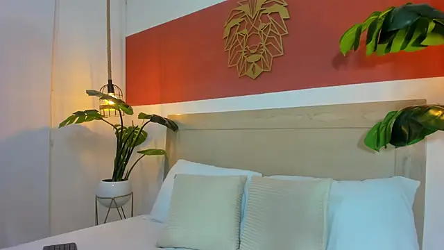 kira_relish élő XXX-chatje