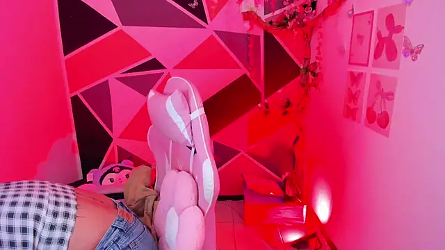 little_emma0のライブXXXチャット
