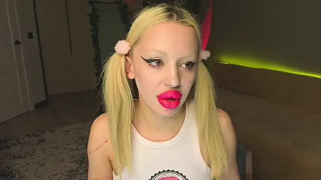 Chat +18 de Luna_Beverly ao vivo