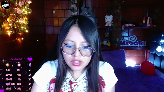 MidoriQuiinn's Live XXX Chat