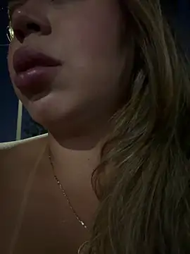 lariic Chat XXX live