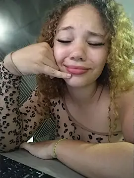 PrettySquirt-PibeV – Naživo XXX chat