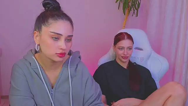 Sofia_Plump's Webcam Show