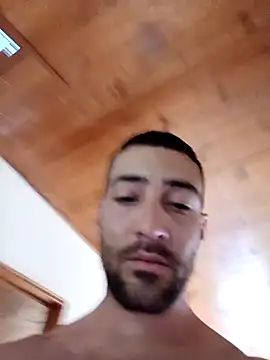 sebasxx97 Show in webcam