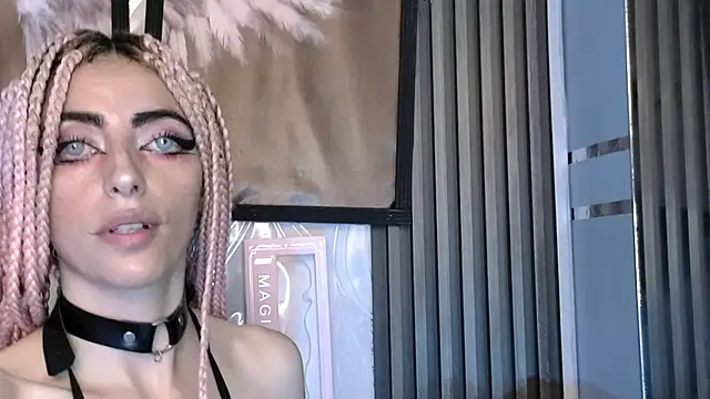 XXX chat uživo modela Pinky_doll777