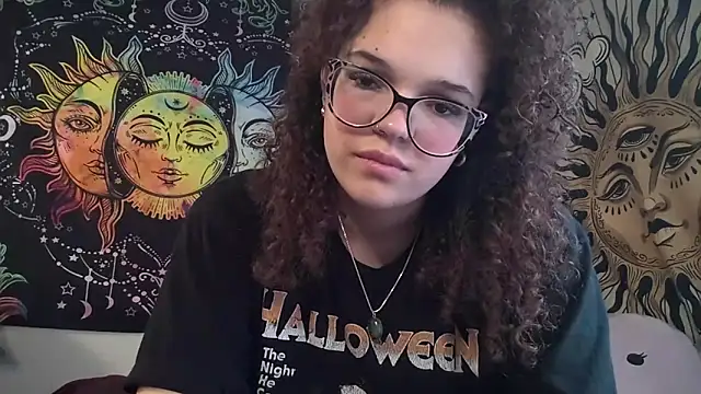 XXX chat uživo modela CassieBankss