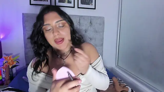 Онлайн чат XXX Celeste_Rivera